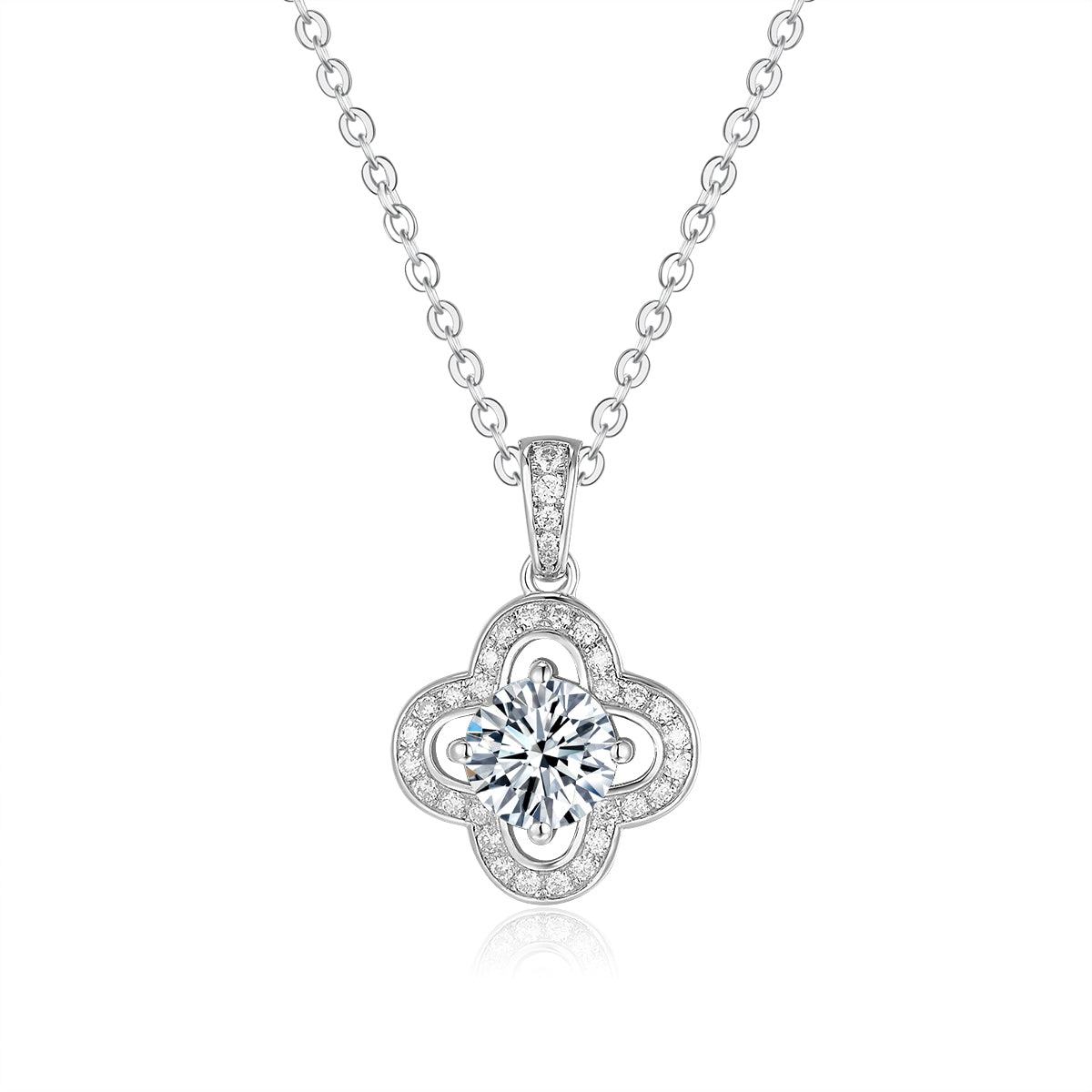 Four leaf clover diamond pendant